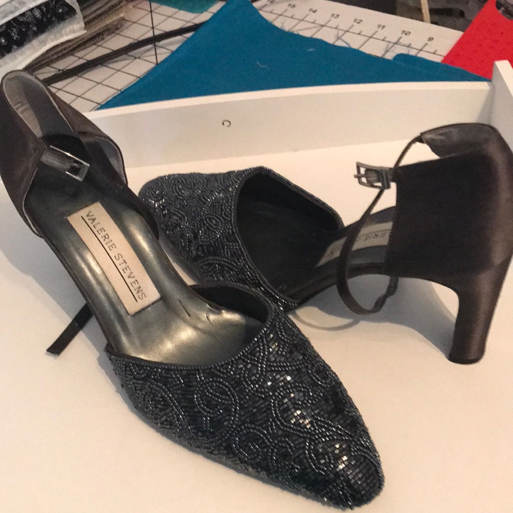 Valerie Stevens grey evening shoes.  Beaded 8.5